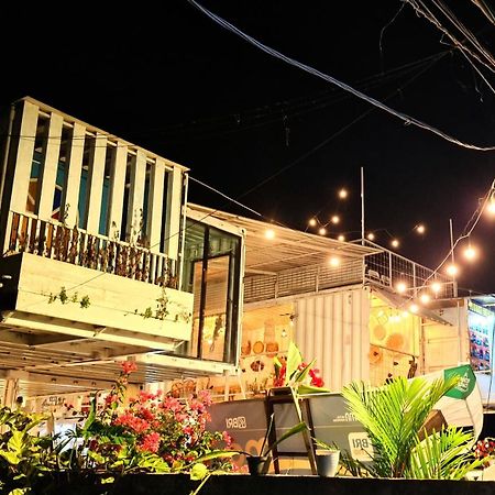 Karcof Container Hostel Senggigi Exterior foto