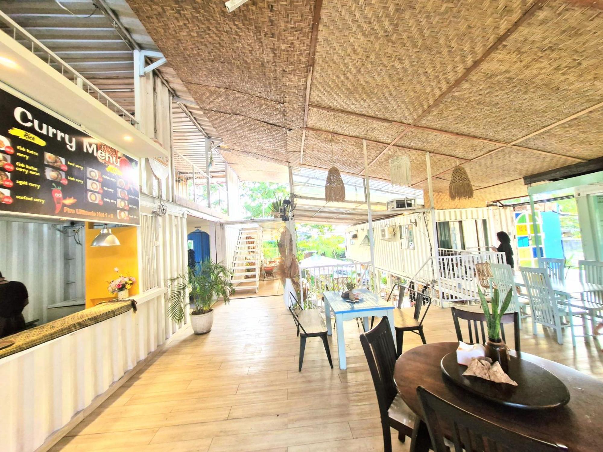 Karcof Container Hostel Senggigi Exterior foto